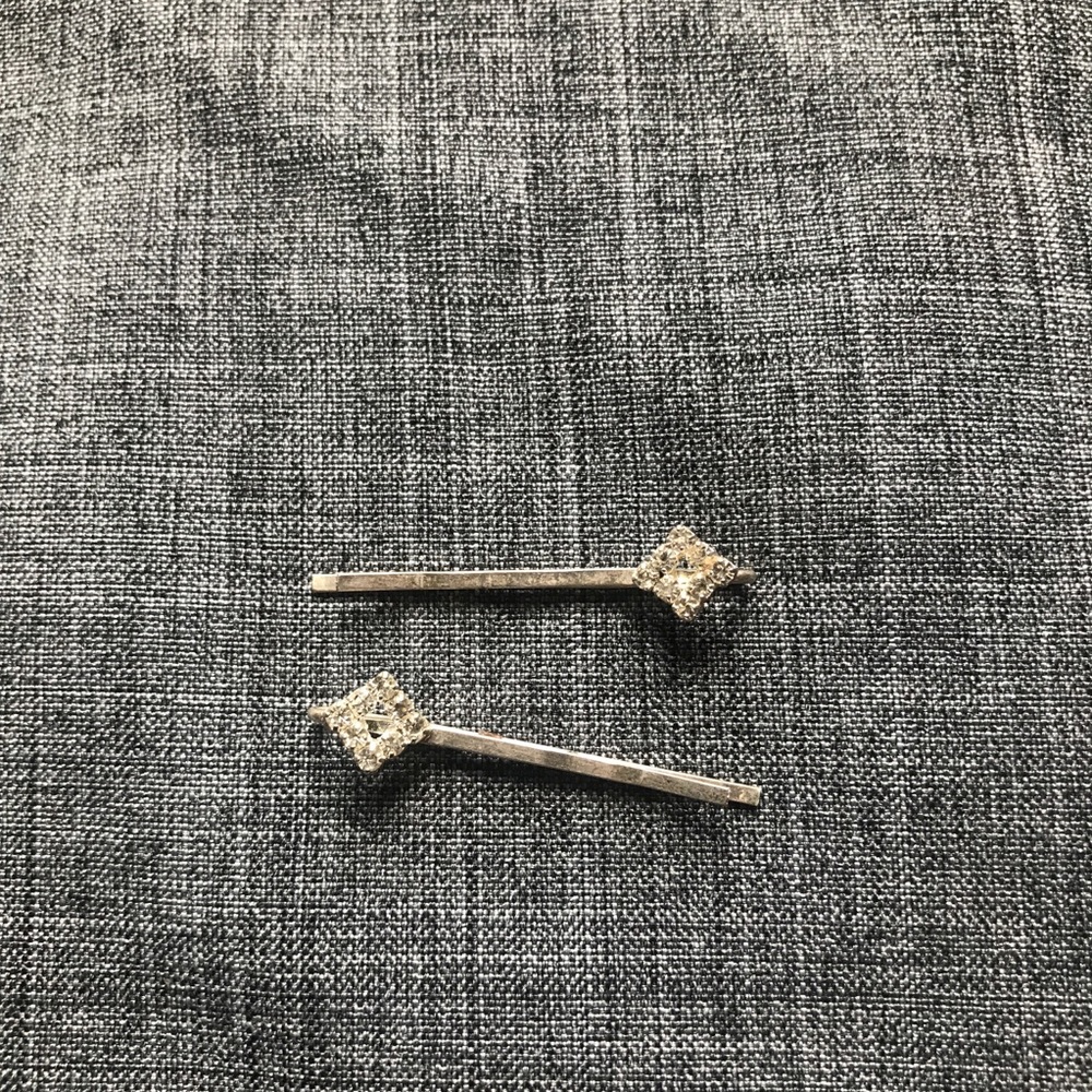 CLAIRES Diamond Rhinestone Bobbypins - Picture 5 of 7